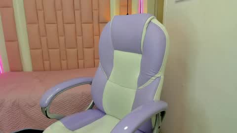 Snapshot of cloybabee chatting on June 9, 2:56 am CLOE online show from June 9, 2:56 am