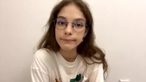 Snapshot of clyderolls chatting on June 6, 11:53 pm Anya online show from June 6, 11:53 pm