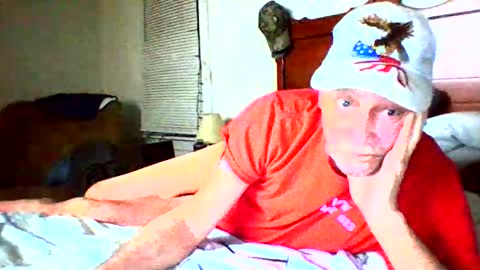 Snapshot of coby8869 chatting on April 27, 4:32 am coby8869 online show from April 27, 4:32 am