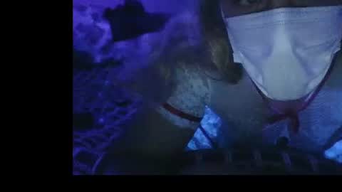 Snapshot of coccolino_ chatting on December 21, 9:22 pm Cocolino online show from December 21, 9:22 pm