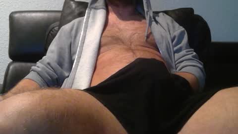 Snapshot of cocka_billy chatting on December 4, 6:23 am cocka_billy online show from December 4, 6:23 am