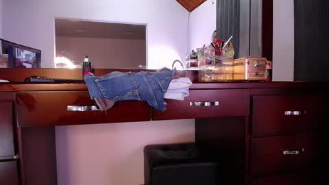 Sara Martinez      online show from January 4, 10:16 am