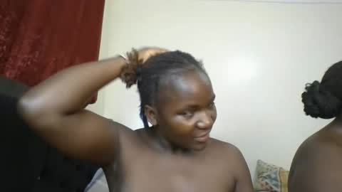 Snapshot of coco_pendo chatting on June 8, 8:53 pm coco_pendo online show from June 8, 8:53 pm