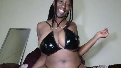 Snapshot of cocoalush9819 chatting on May 20, 2:18 am cocoalush9819 online show from May 20, 2:18 am