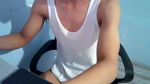 Snapshot of cocola000 chatting on October 23, 12:59 pm cocola000 online show from October 23, 12:59 pm