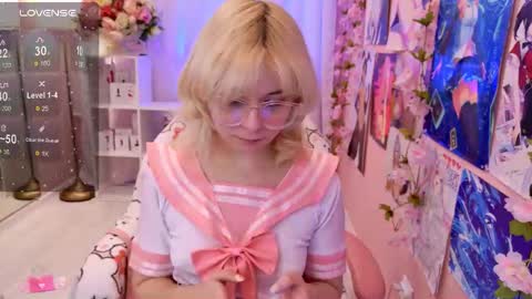 Snapshot of coconut_mia chatting on September 23, 3:04 pm Mia online show from September 23, 3:04 pm