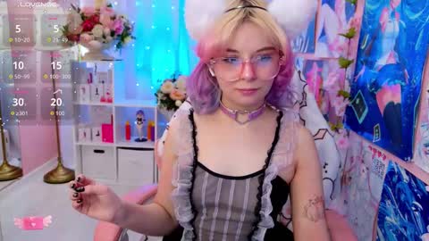 Snapshot of coconut_mia chatting on November 15, 9:54 pm Mia online show from November 15, 9:54 pm