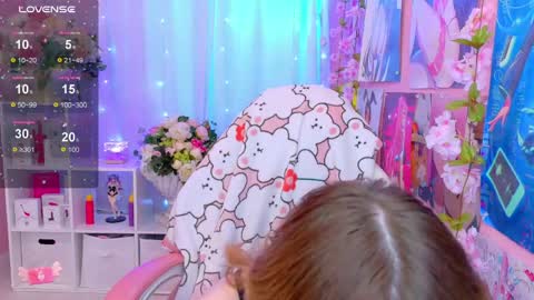Mia online show from June 3, 2:33 pm