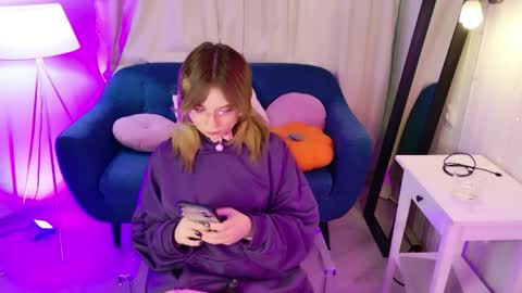 Mia online show from June 5, 9:53 pm