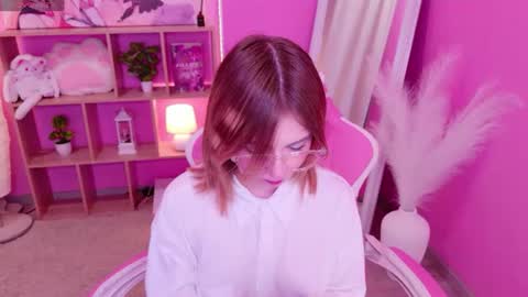 Mia online show from June 28, 4:46 pm