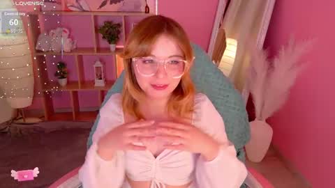 Mia online show from July 21, 8:55 pm