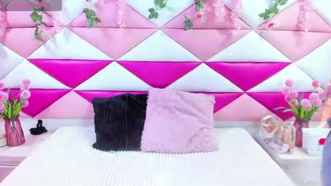Cocoo  online show from August 1, 2:55 am