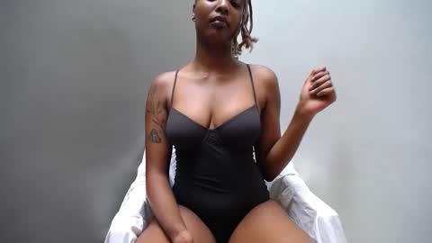 Snapshot of cocos_camera chatting on February 21, 11:00 am Coco online show from February 21, 11:00 am