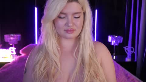 onlyfans amyleyy online show from December 2, 7:25 am