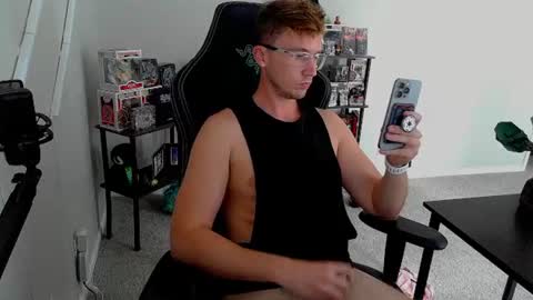 codyt1016 online show from September 26, 5:39 pm