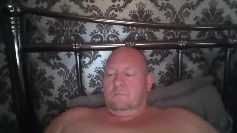 col4nows online show from October 10, 10:36 am