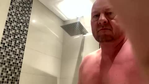 col4nows online show from January 5, 7:28 pm