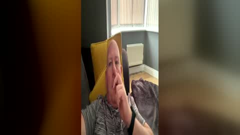 col4nows online show from May 31, 12:23 pm