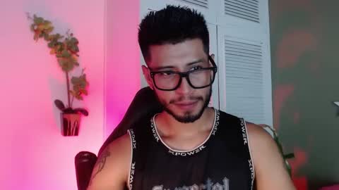 Snapshot of colby_smit chatting on September 29, 7:19 pm Colby online show from September 29, 7:19 pm