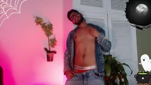 Snapshot of colby_smit chatting on October 1, 6:58 pm Colby online show from October 1, 6:58 pm