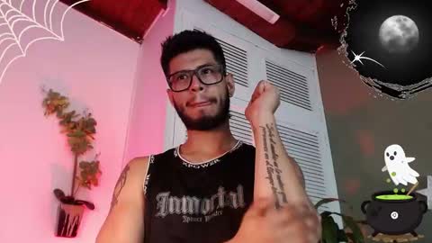 Snapshot of colby_smit chatting on October 2, 10:28 pm Colby online show from October 2, 10:28 pm