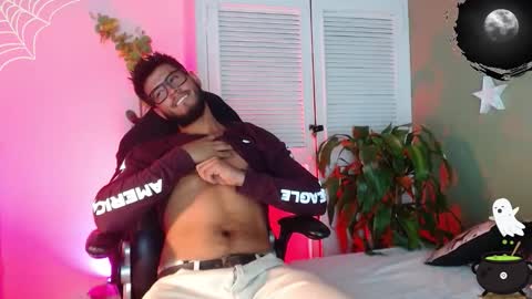 Snapshot of colby_smit chatting on October 15, 7:36 pm Colby online show from October 15, 7:36 pm