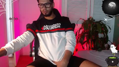 Snapshot of colby_smit chatting on October 19, 7:47 pm Colby online show from October 19, 7:47 pm