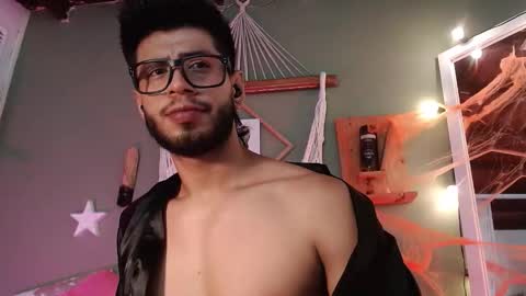 Snapshot of colby_smit chatting on November 2, 8:39 am Colby online show from November 2, 8:39 am