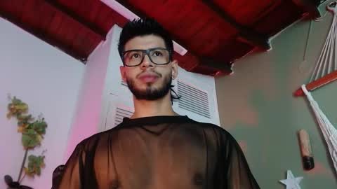 Snapshot of colby_smit chatting on November 15, 9:43 pm Colby online show from November 15, 9:43 pm