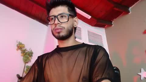 Snapshot of colby_smit chatting on November 17, 5:08 pm Colby online show from November 17, 5:08 pm