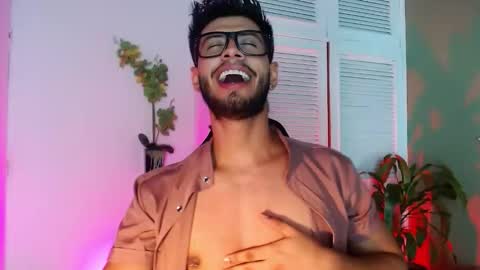 Snapshot of colby_smit chatting on November 20, 8:19 pm Colby online show from November 20, 8:19 pm