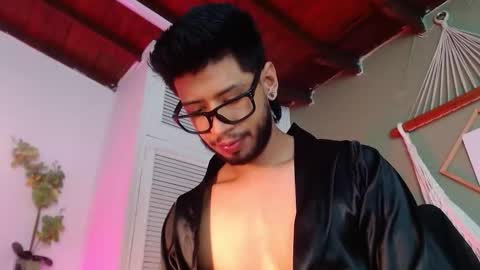 Snapshot of colby_smit chatting on November 22, 7:24 pm Colby online show from November 22, 7:24 pm