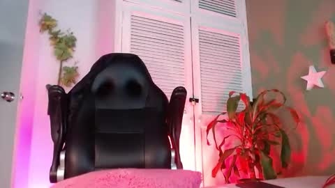 Snapshot of colby_smit chatting on November 29, 7:28 pm Colby online show from November 29, 7:28 pm