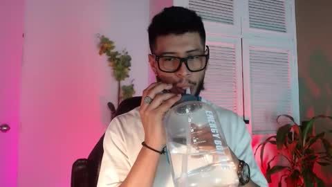 Snapshot of colby_smit chatting on December 3, 7:56 pm Colby online show from December 3, 7:56 pm