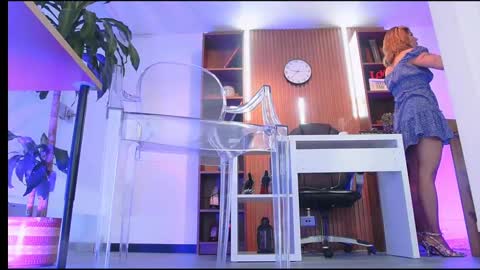 Snapshot of colete_milf chatting on October 8, 2:36 pm Samantha online show from October 8, 2:36 pm