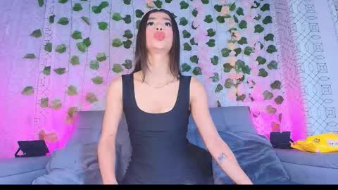 colett online show from October 25, 12:02 pm