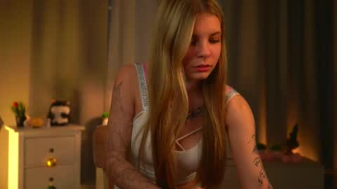 Jenny online show from March 27, 2:50 pm