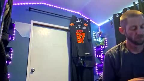 Snapshot of colevan2390 chatting on November 22, 9:25 pm colevan2390 online show from November 22, 9:25 pm