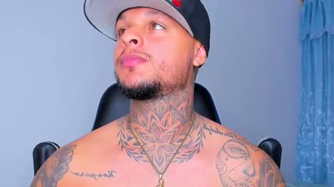 Snapshot of colin_fox1 chatting on March 20, 2:38 am colin_fox1 online show from March 20, 2:38 am