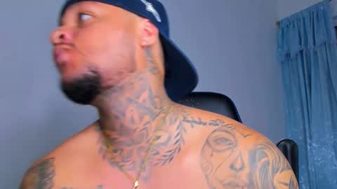 Snapshot of colin_fox1 chatting on March 26, 2:28 am colin_fox1 online show from March 26, 2:28 am