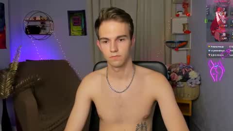Snapshot of colin_storm chatting on June 14, 2:24 am colin online show from June 14, 2:24 am