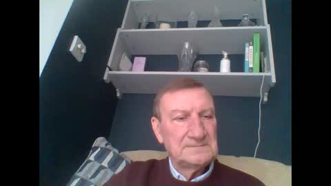 Snapshot of colinbeech chatting on January 13, 12:24 pm colinbeech online show from January 13, 12:24 pm