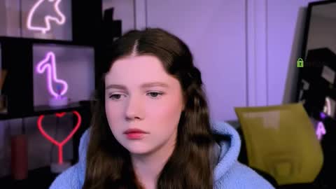 colla_white online show from January 19, 5:55 am