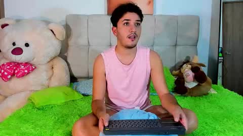 javier online show from December 22, 3:47 am