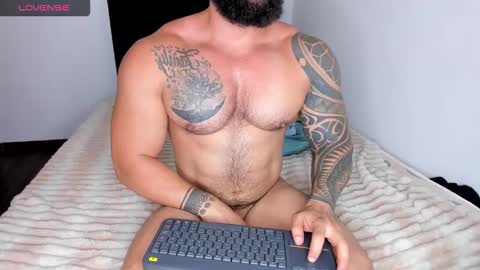 college_muscle_ass online show from January 16, 2:10 pm