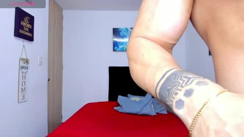 college_muscle_ass online show from June 6, 11:59 am