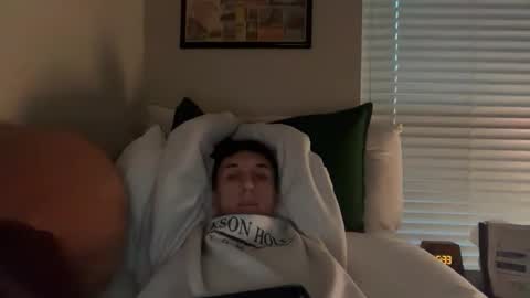 collegetwinky6769 online show from April 3, 12:30 am