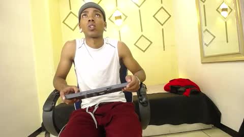 Snapshot of collemanstone chatting on November 21, 4:55 am CollemanStone online show from November 21, 4:55 am