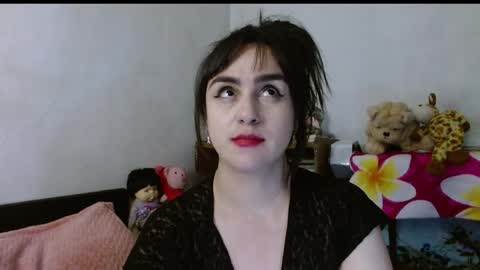 Snapshot of collette_beaufoy chatting on April 12, 6:51 am Collette online show from April 12, 6:51 am