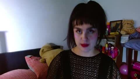 Snapshot of collette_beaufoy chatting on May 28, 9:17 am Collette online show from May 28, 9:17 am